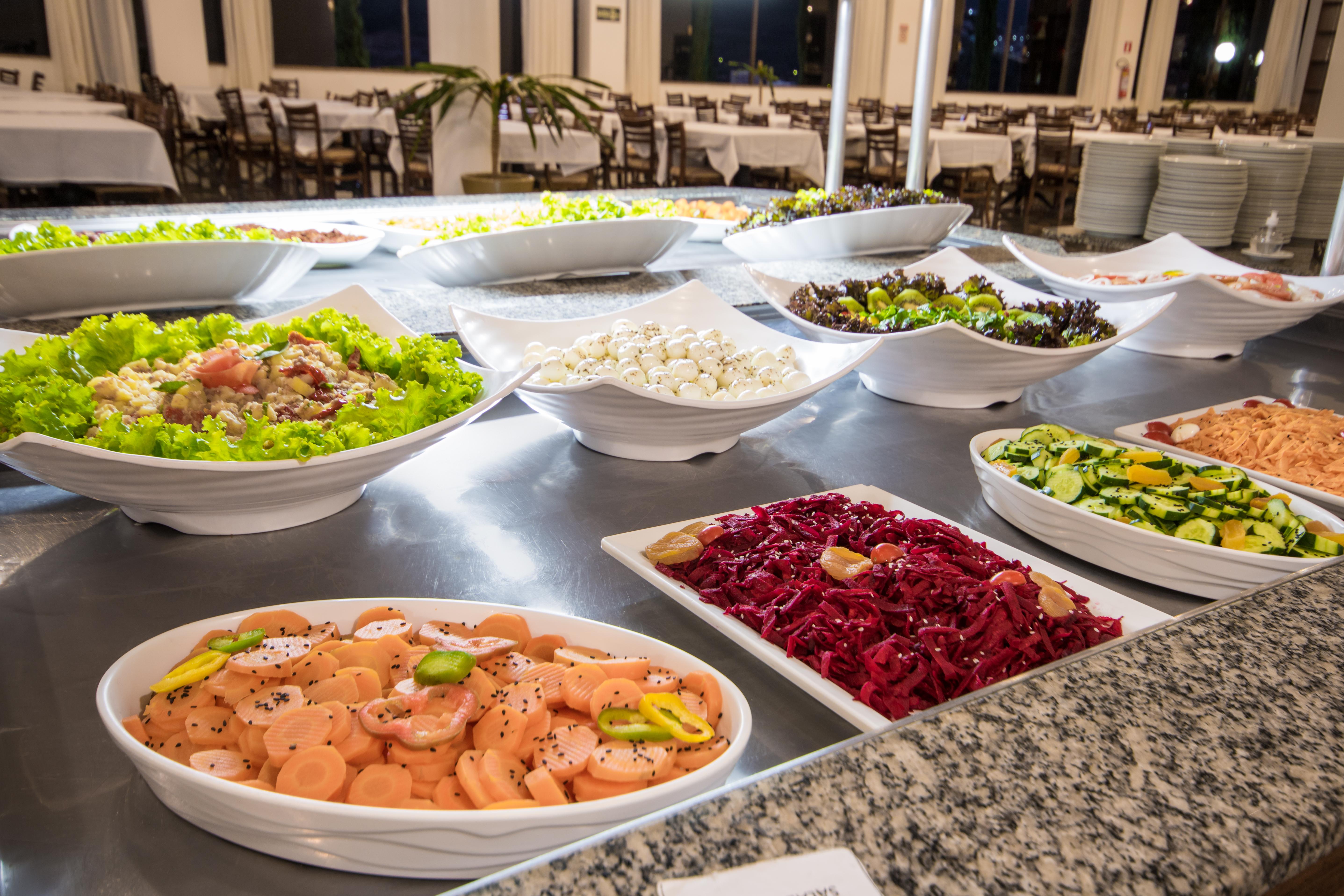 Hotel Golden Park All Inclusive Pocos De Caldas By Nacional Inn Екстер'єр фото A salad bar