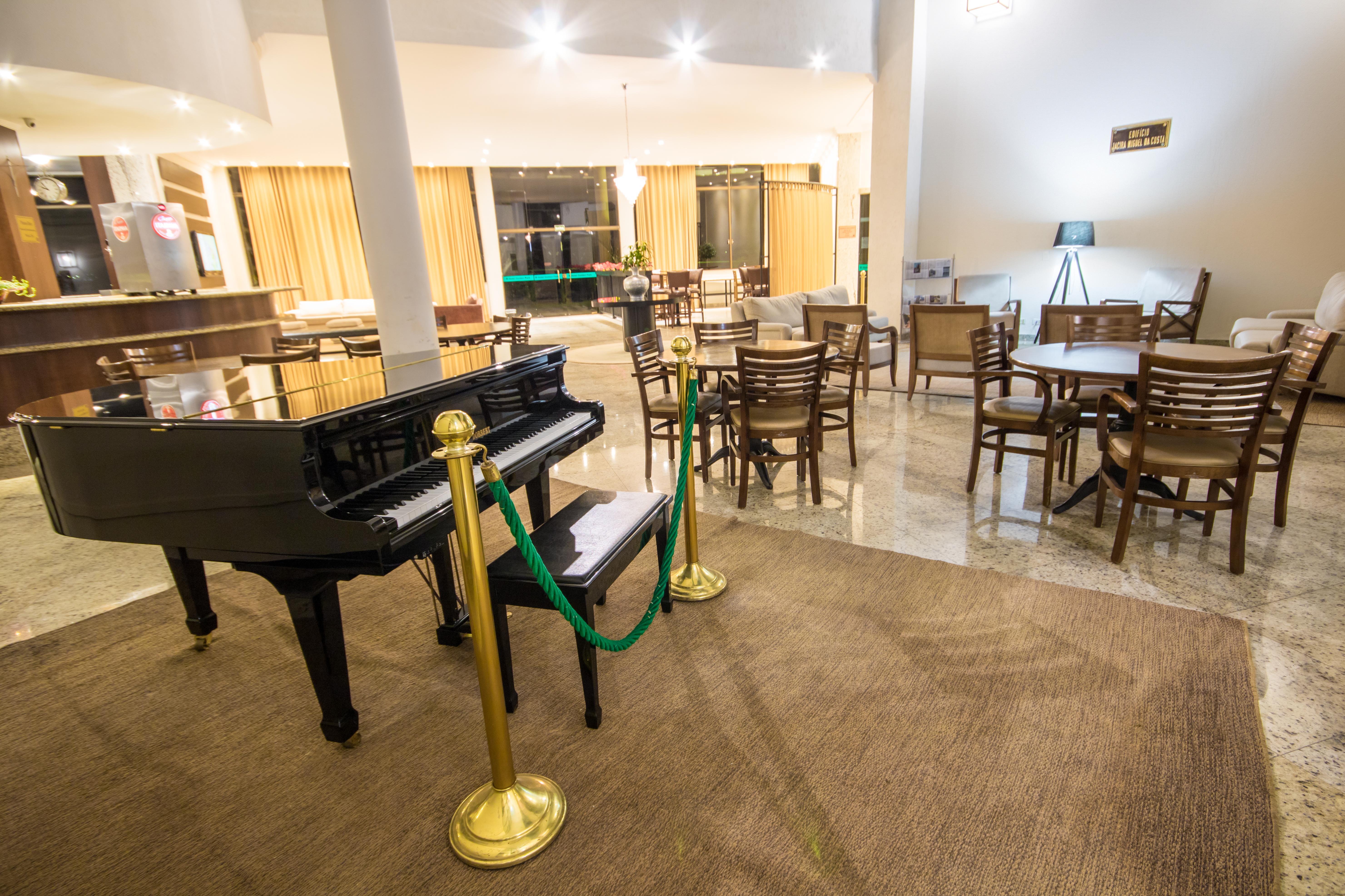 Hotel Golden Park All Inclusive Pocos De Caldas By Nacional Inn Екстер'єр фото The lounge at the airport