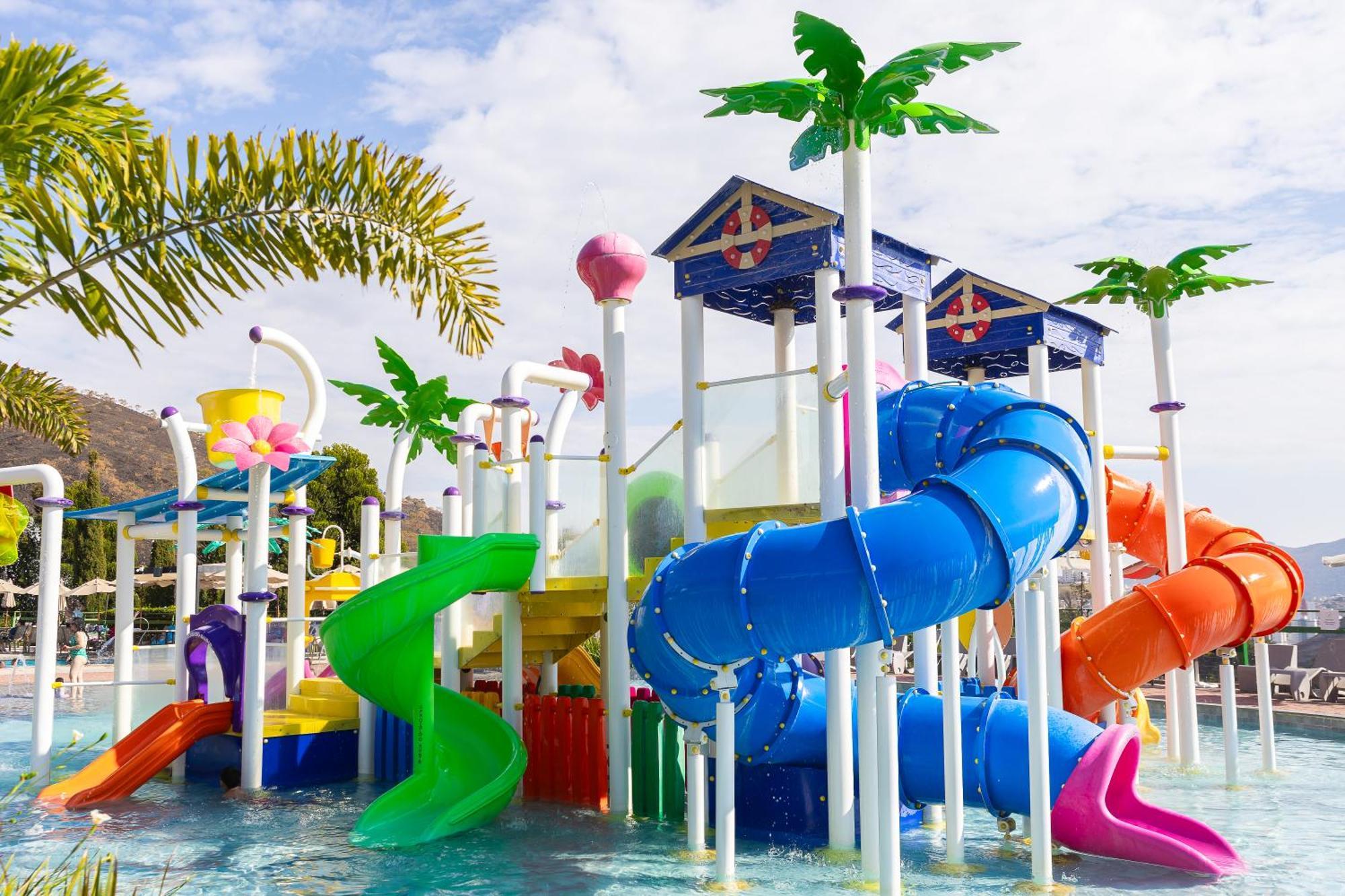 Hotel Golden Park All Inclusive Pocos De Caldas By Nacional Inn Екстер'єр фото Splash Island