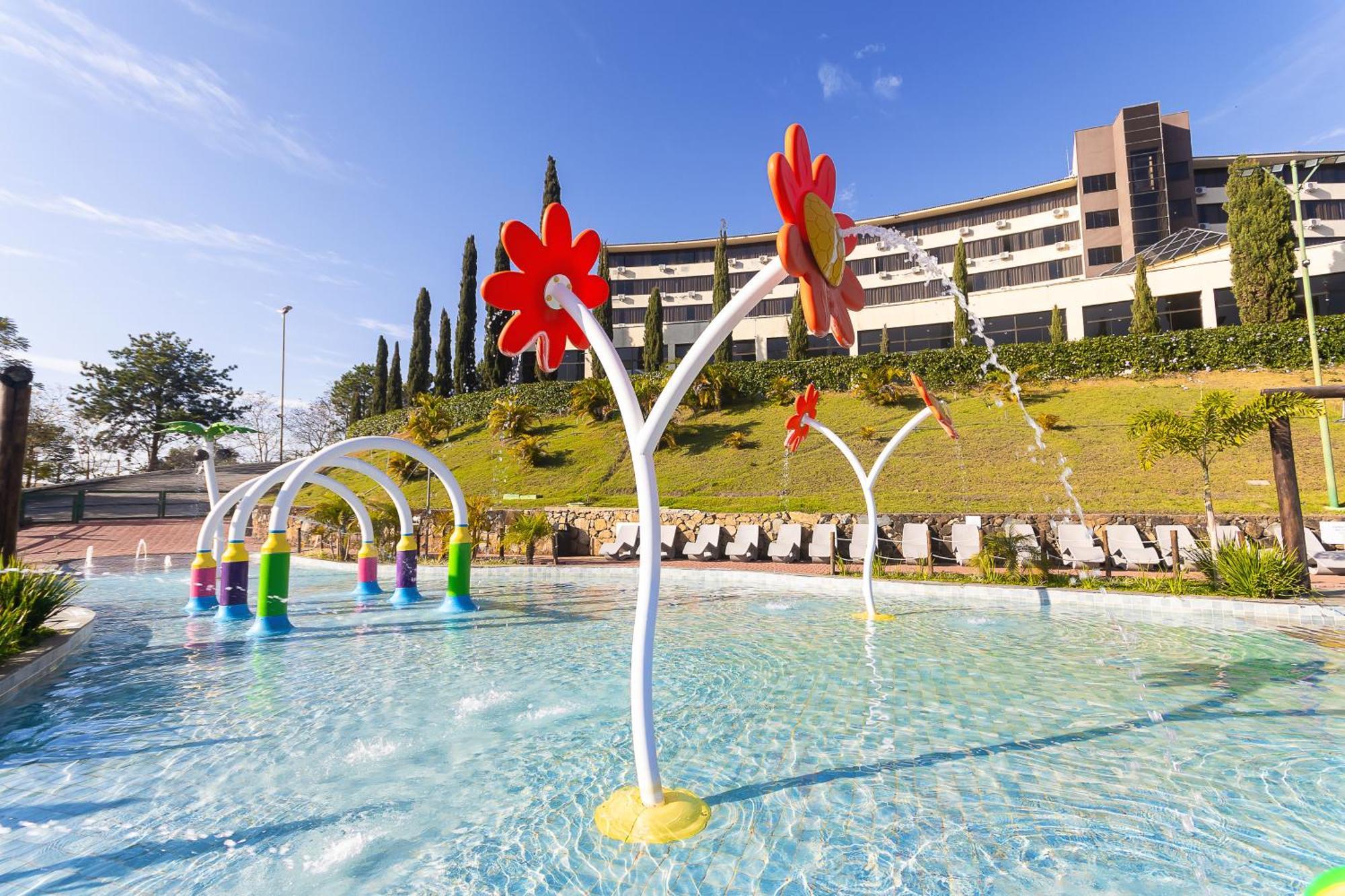 Hotel Golden Park All Inclusive Pocos De Caldas By Nacional Inn Екстер'єр фото The children's pool at the hotel