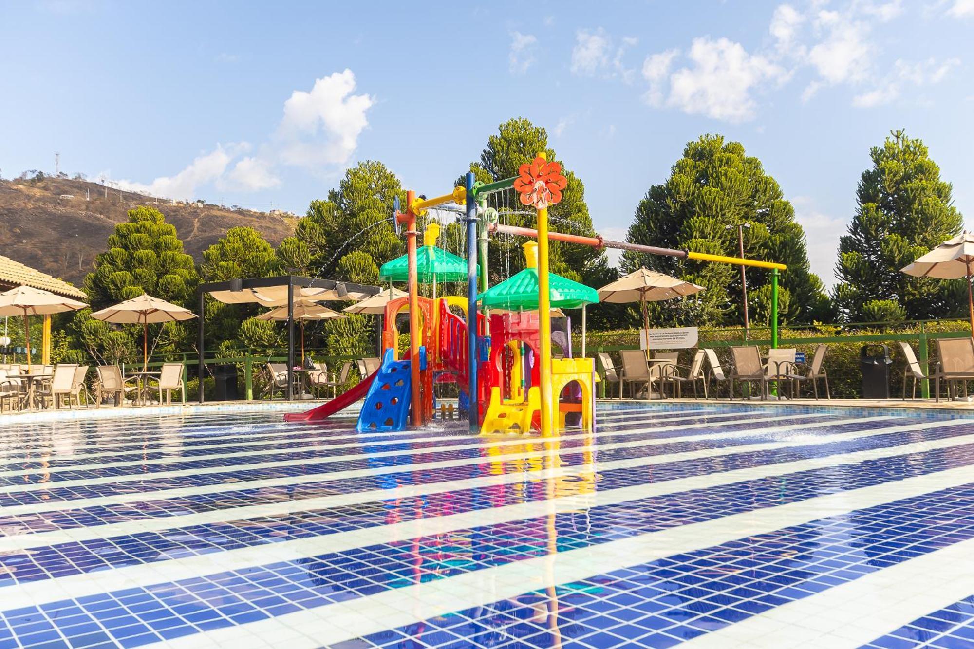 Hotel Golden Park All Inclusive Pocos De Caldas By Nacional Inn Екстер'єр фото The swimming pool at the resort
