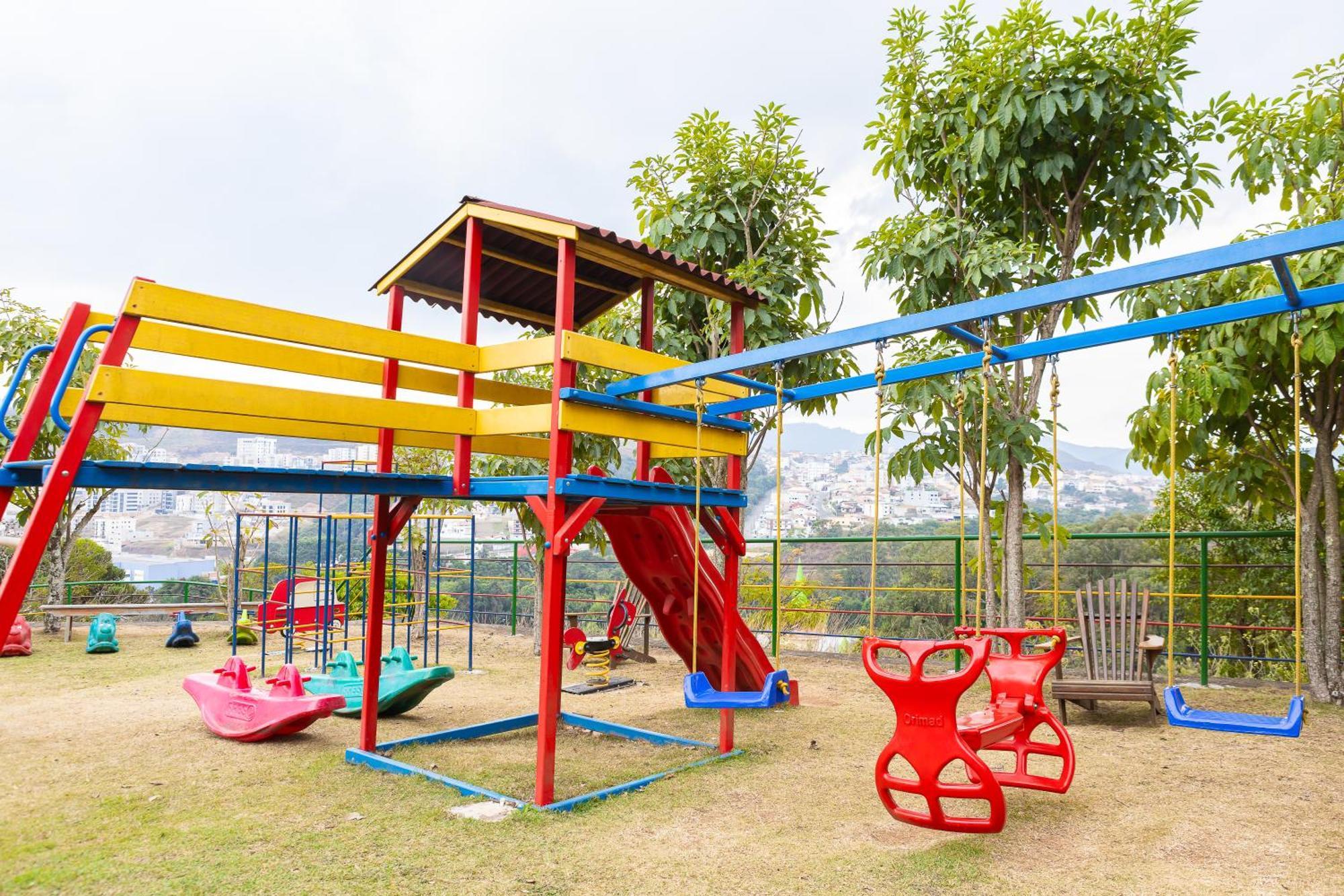 Hotel Golden Park All Inclusive Pocos De Caldas By Nacional Inn Екстер'єр фото Playground at the park