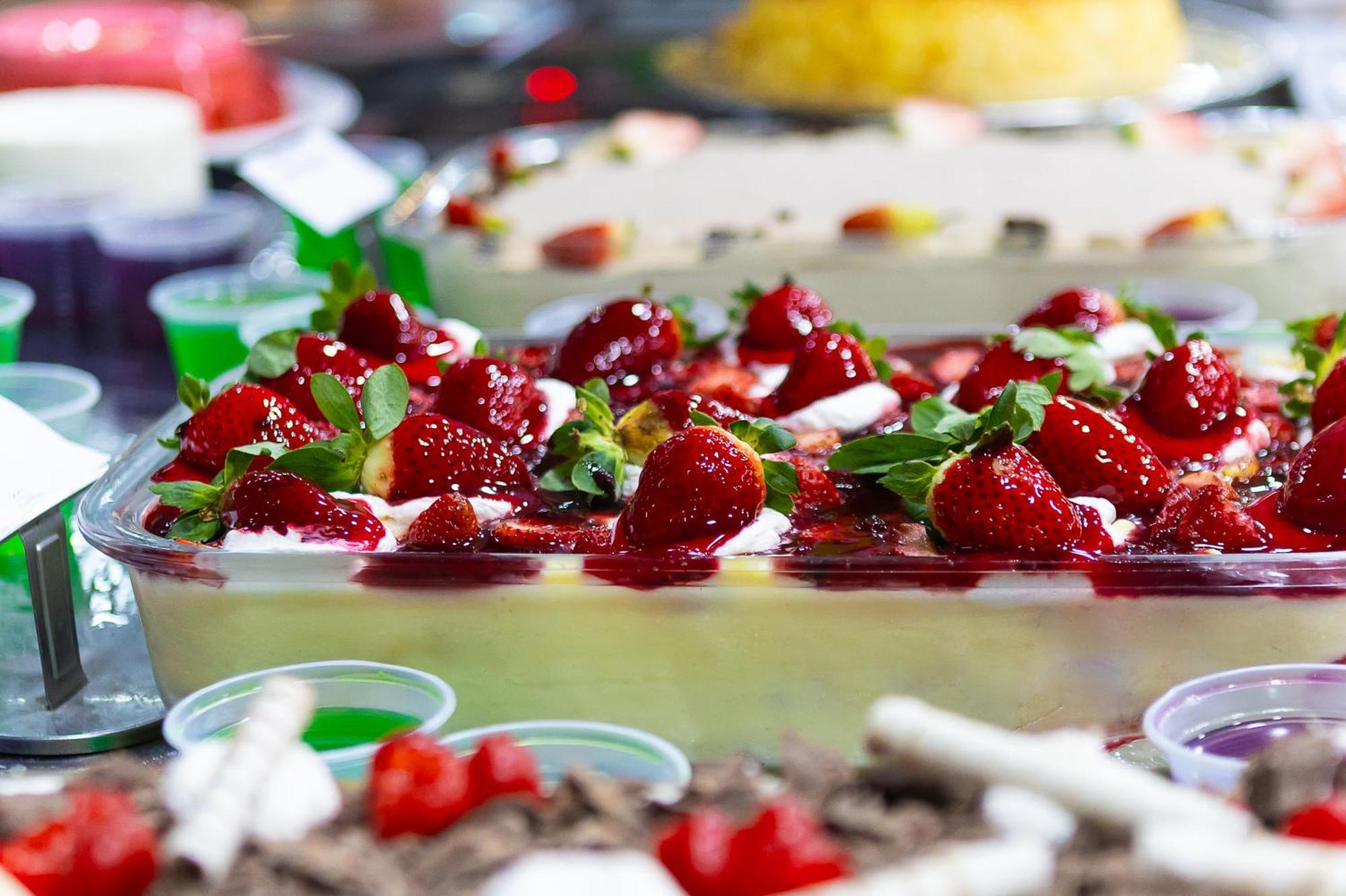 Hotel Golden Park All Inclusive Pocos De Caldas By Nacional Inn Екстер'єр фото A strawberry parfait